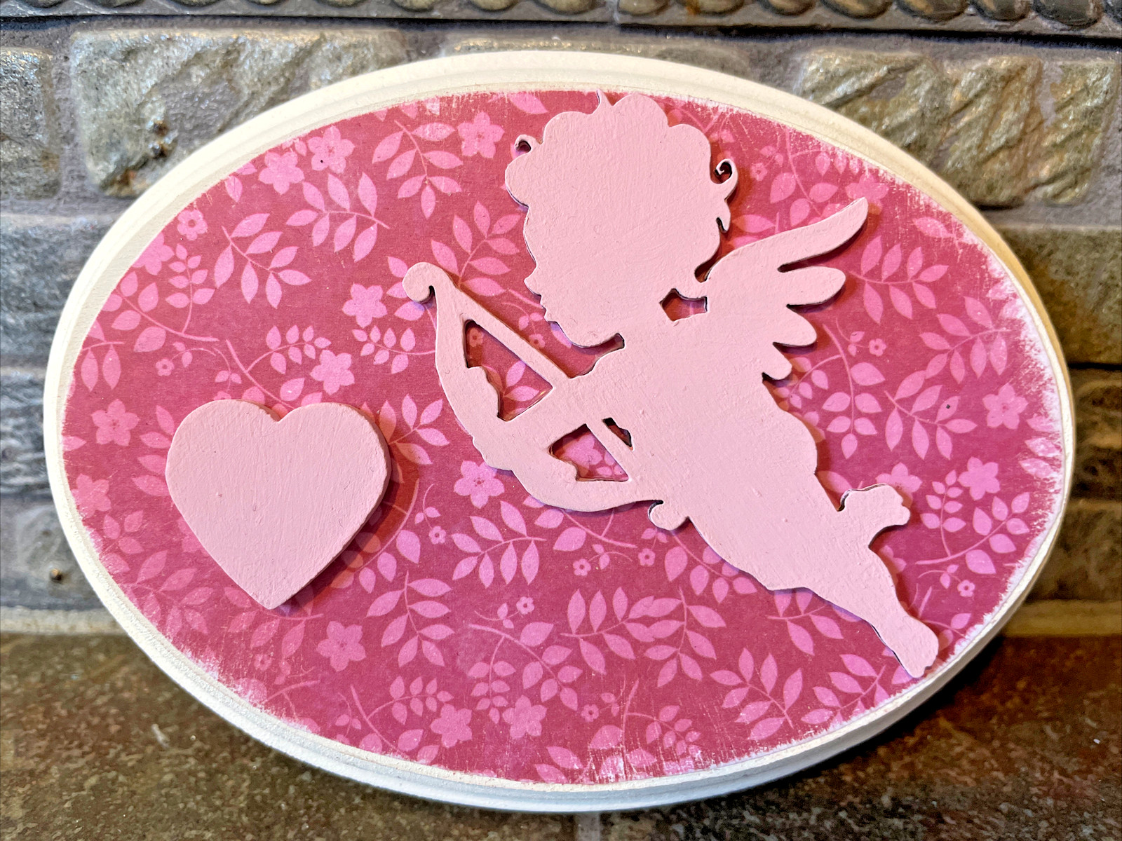 Valentine’s Vtg Style Wooden Oval Plaque W/Decoupage Wood Cherub & Heart OOAK