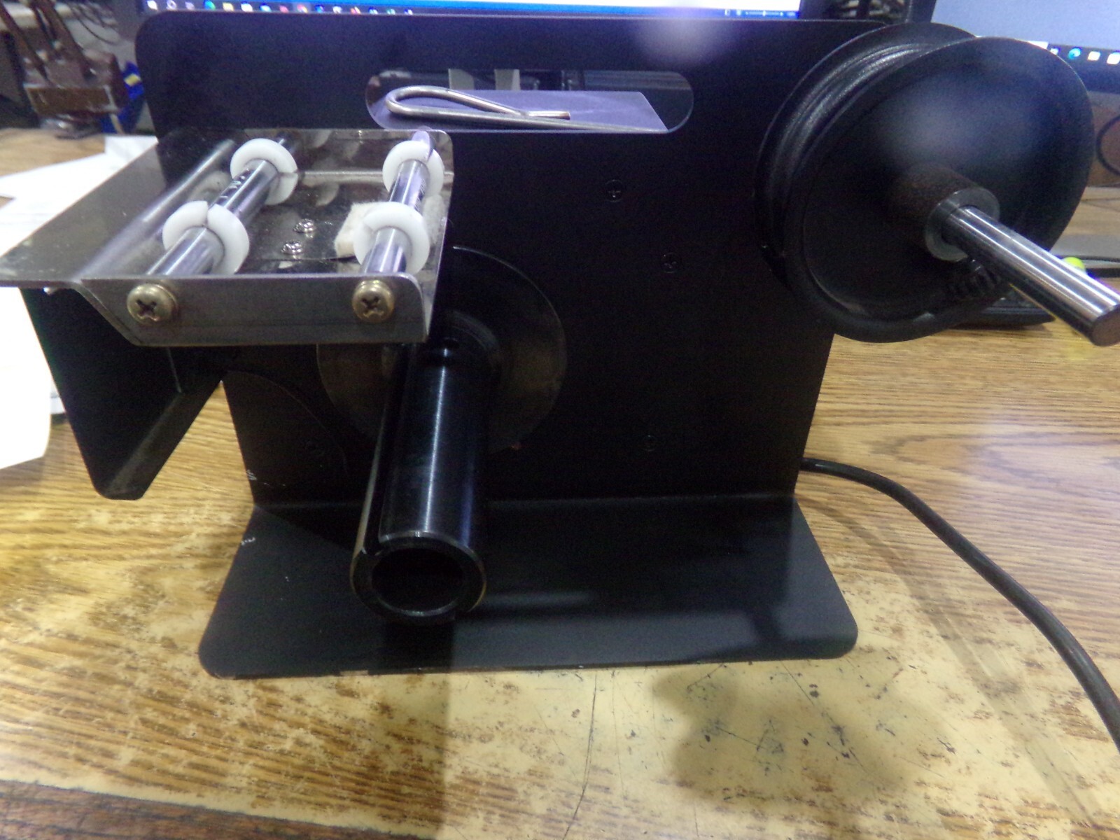 Ben Clements Tach-IT Model: KL-100 Pressure Sensitive Label Dispenser.