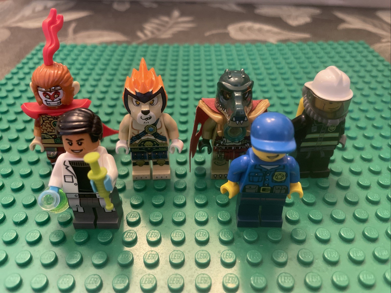 lego minifigure Lot. Chima, City, Jurassic World