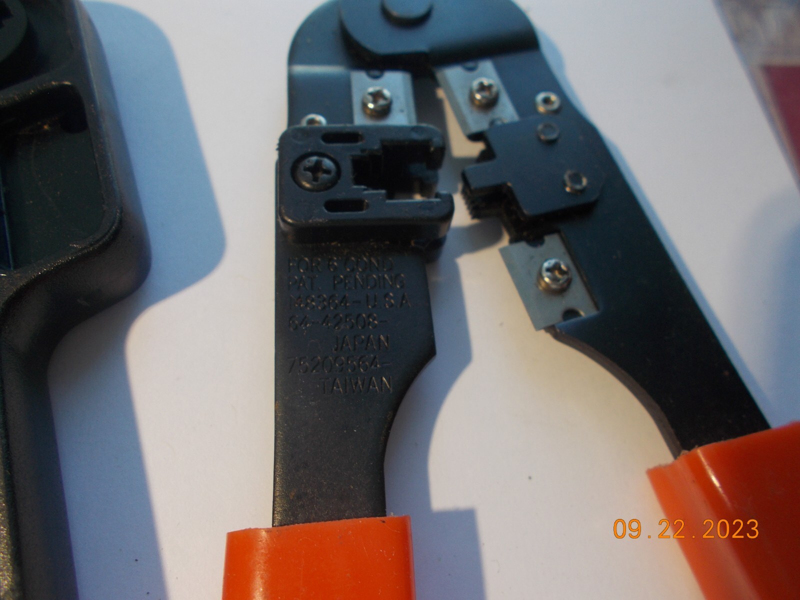 2 Modular Connector Crimping Tools for 6 Conductor Modular Connectors