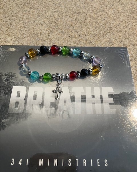 COLORS OF FAITH BRACELET PLUS RELIGIOUS CD