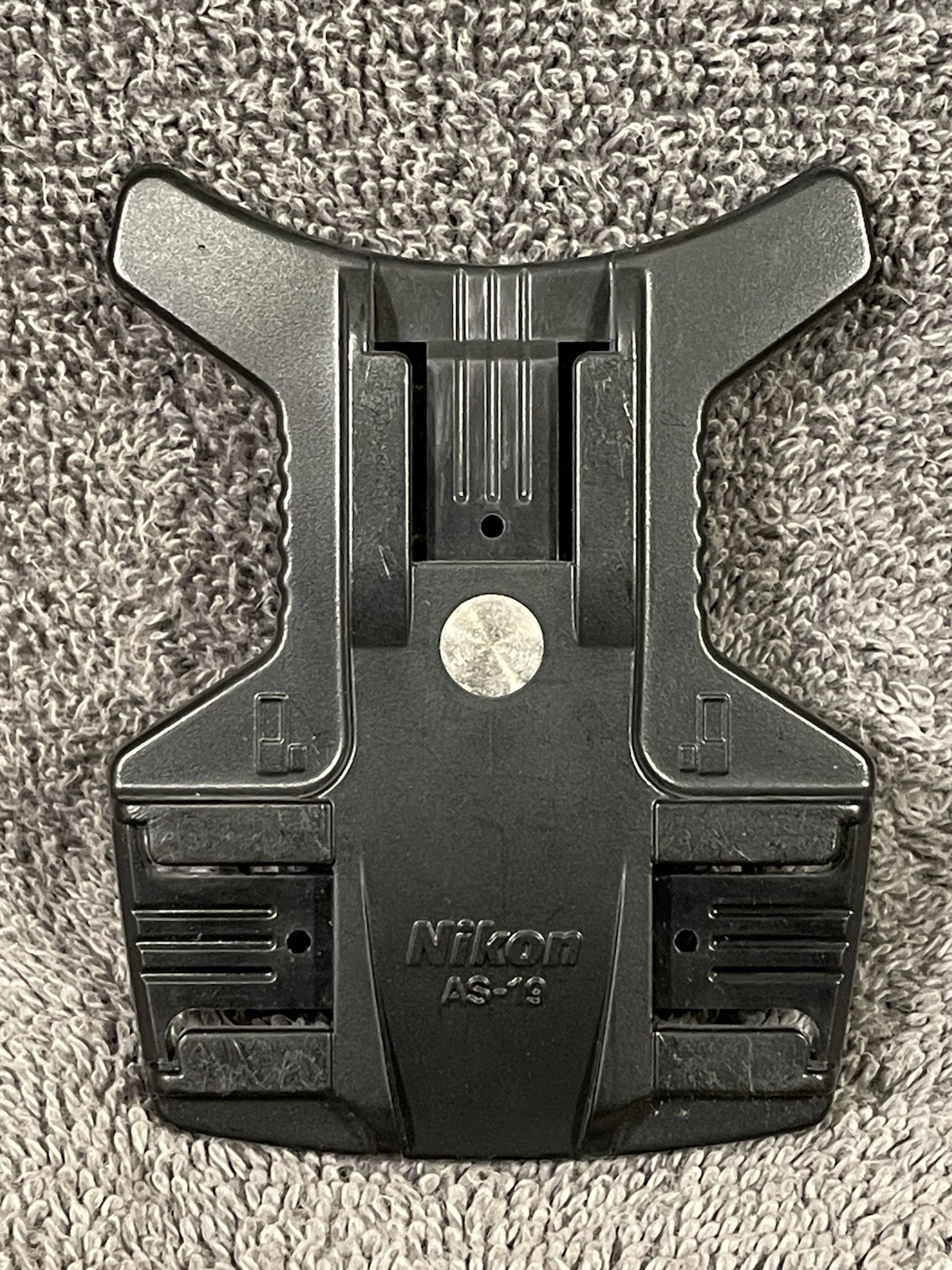 Nikon AS-19 AS 19 Speedlight Stand 4763 for SB-800 SB-600 SB-700 SB-900 SB-26 28