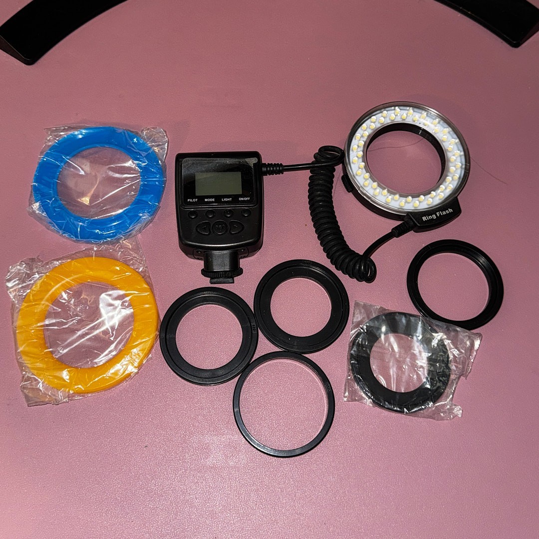 Neewer RF-550 Macro LED Ring Flash w/ LCD Display Screen Adapter Rings