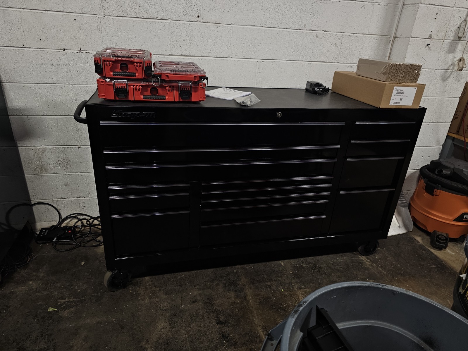Classic Series 15 Drawer Triple Bank Snap-On Tool Box Black Like New