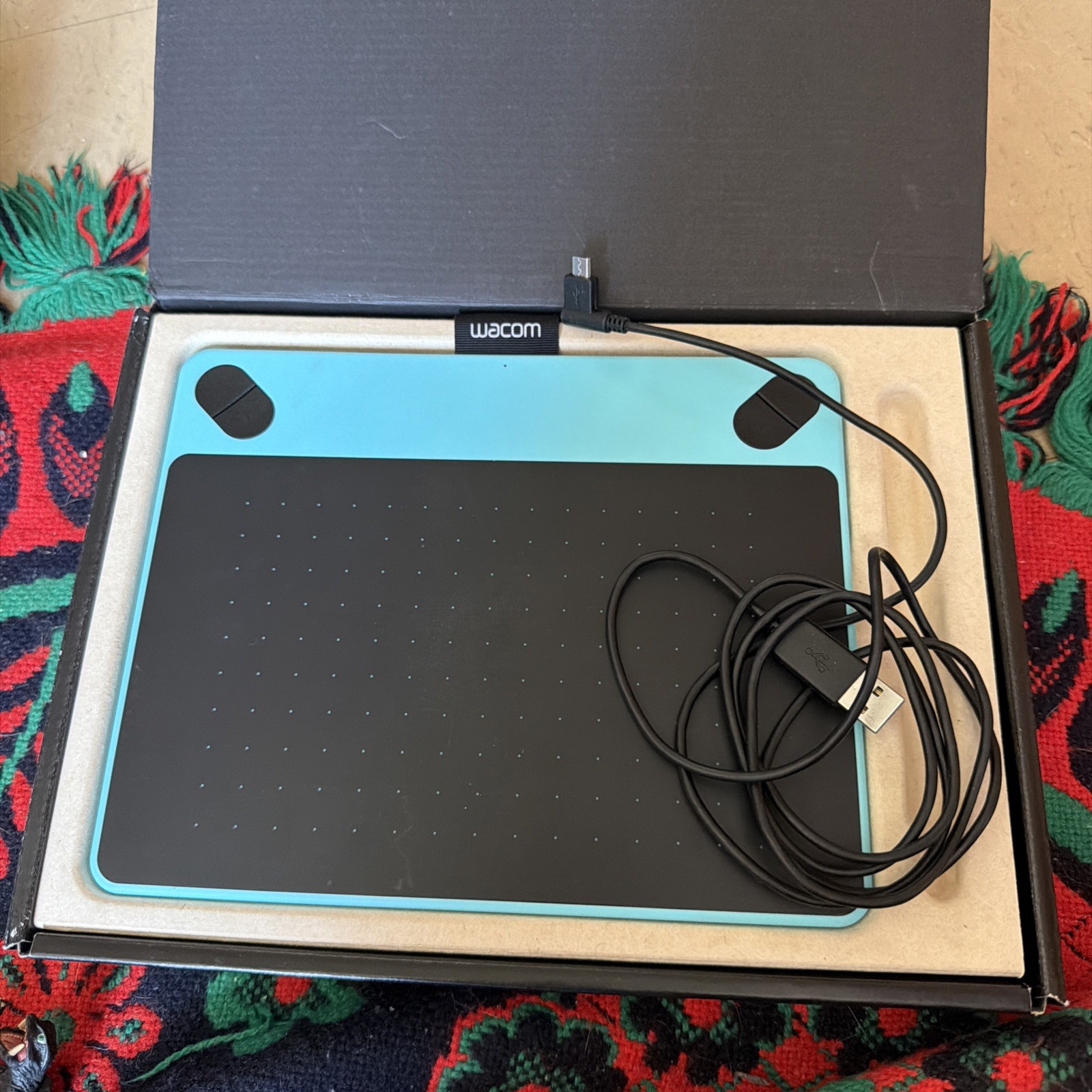 Wacom Intuos Pen Draw Tablet Graphics Drawing Pad Blue No Pen