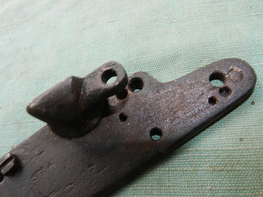 Early musket flintlock pste with pan