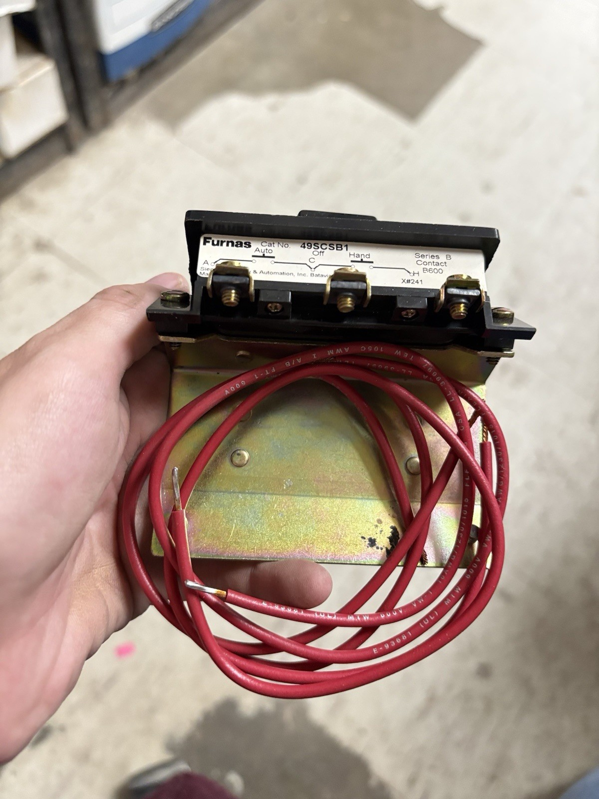FUR 49SCSB1 SEL SWITCH 3-POS M New