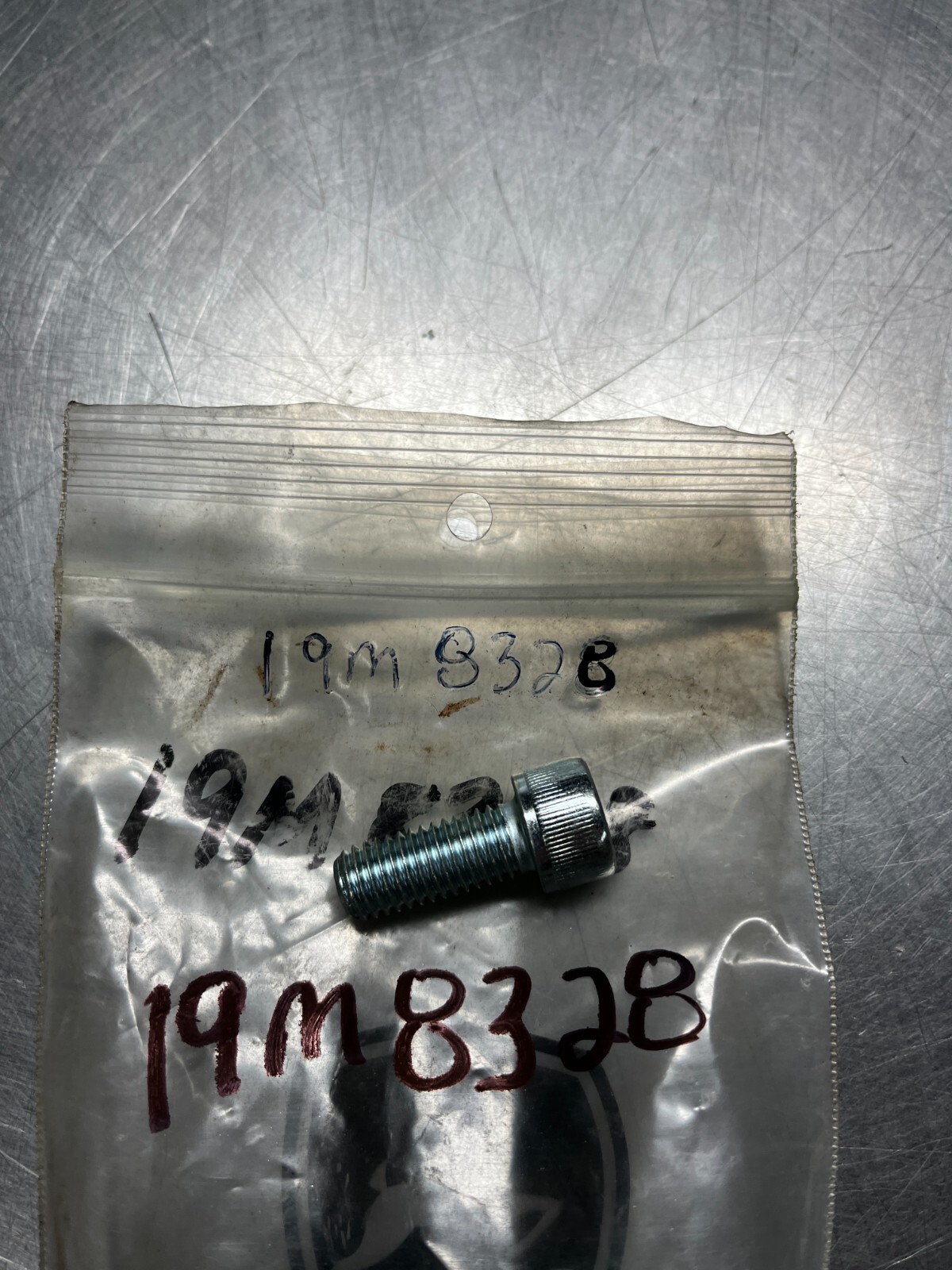 19M8328   Genuine OEM  John Deere    Allen SCREW