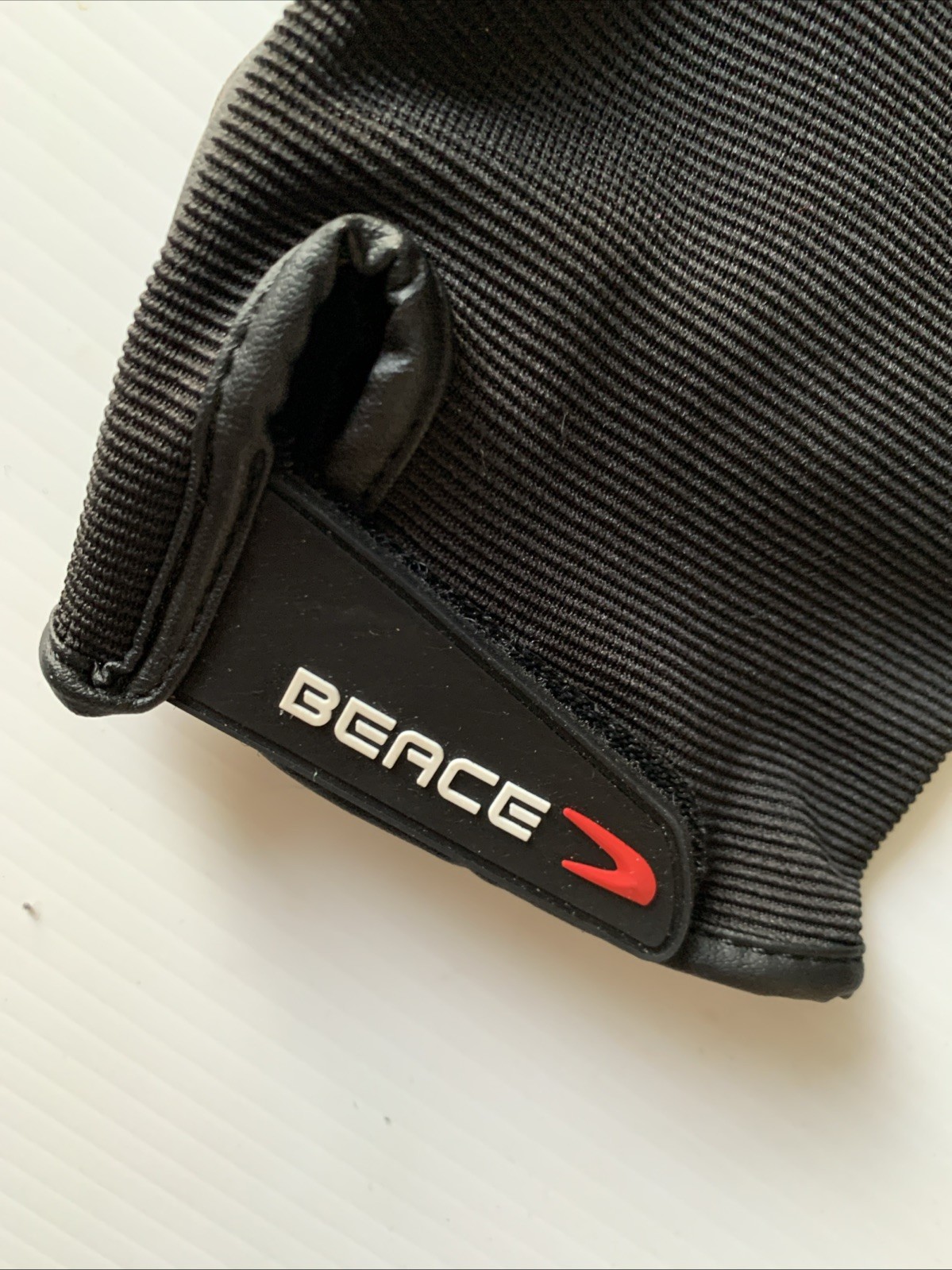 Beace Black Weight Lifting Gloves Size X Large‎ New Without Tags.