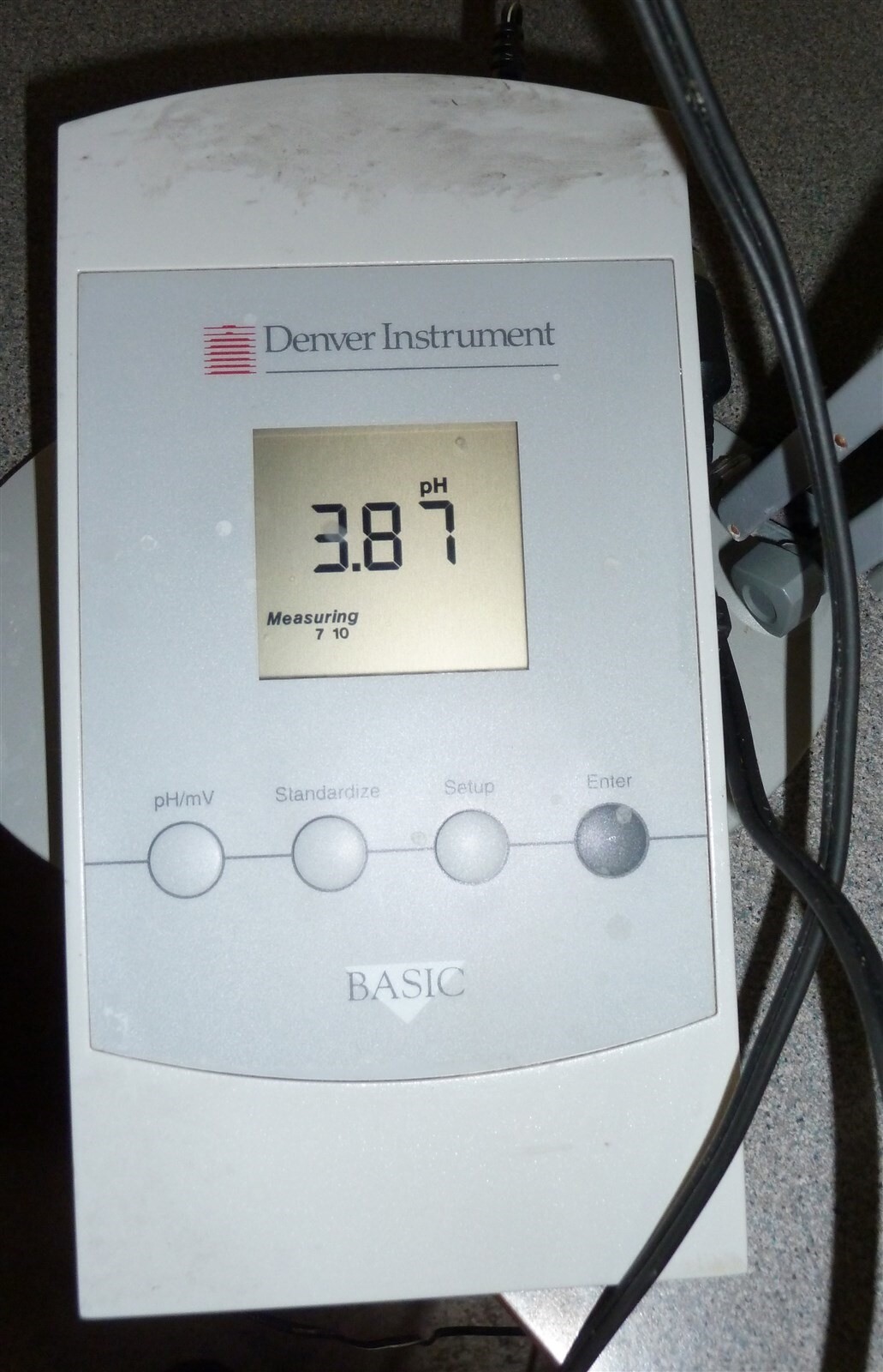 Denver Instruments Basic pH meter