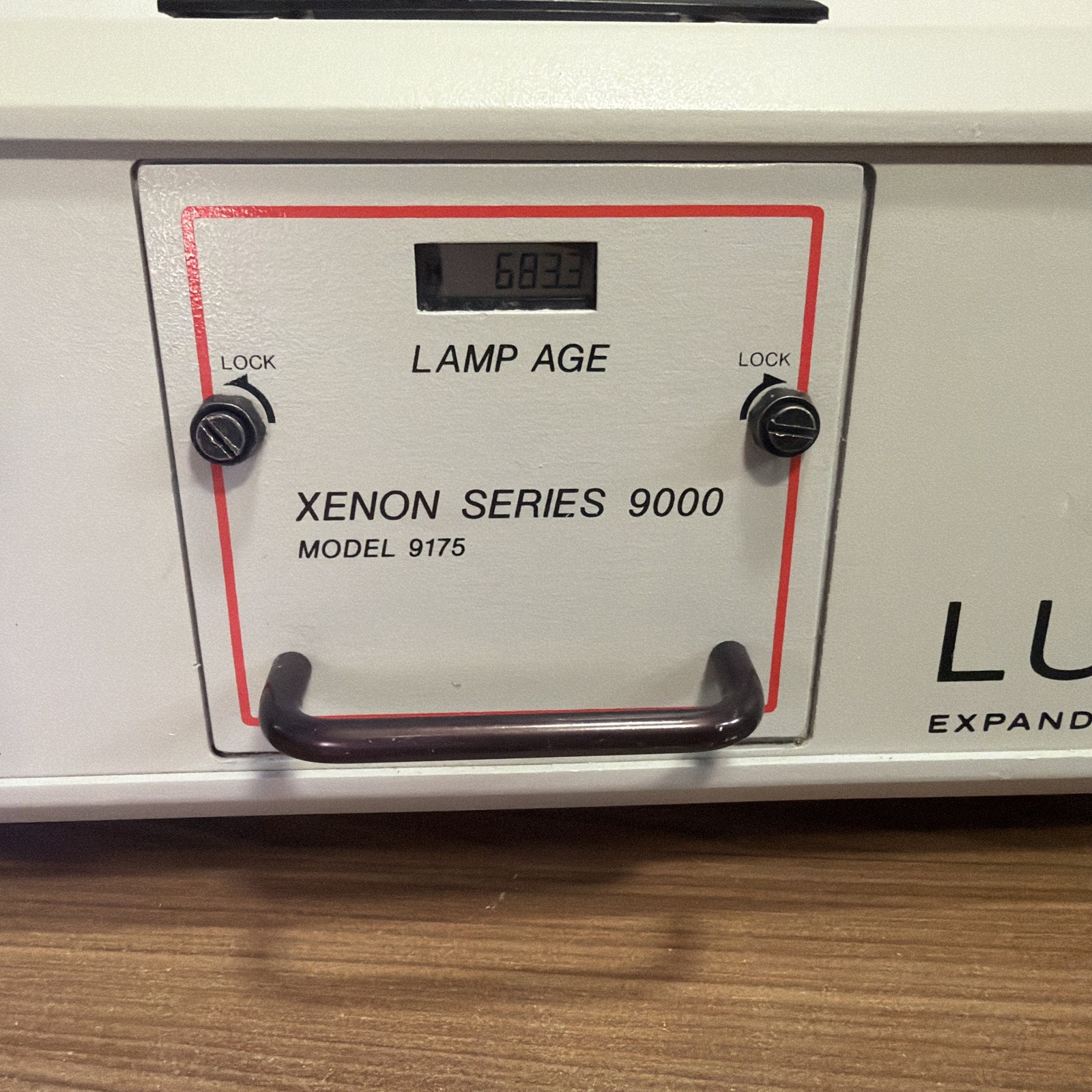 Luxtex 9175 Series 9000 Model Light Source with Power Cord