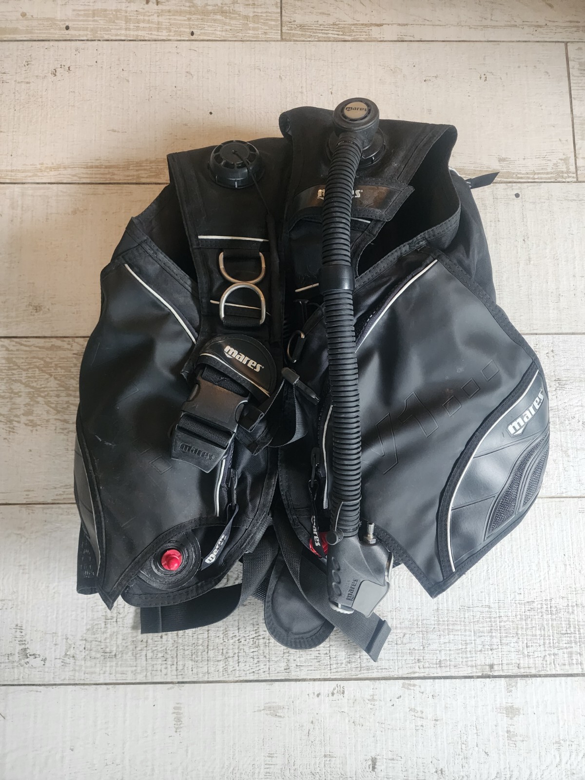 Mares V1 BCD - Large w/ Back Protection System