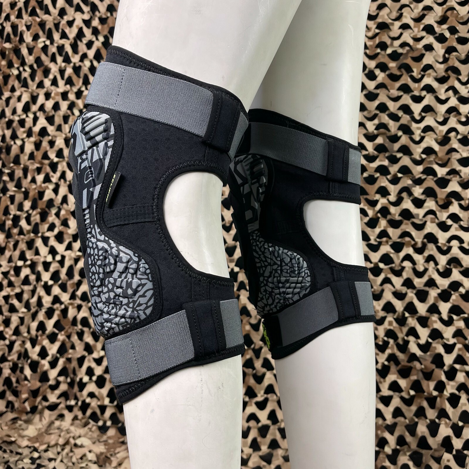 NEW Planet Eclipse FANTM Knee Pads - Black - Small