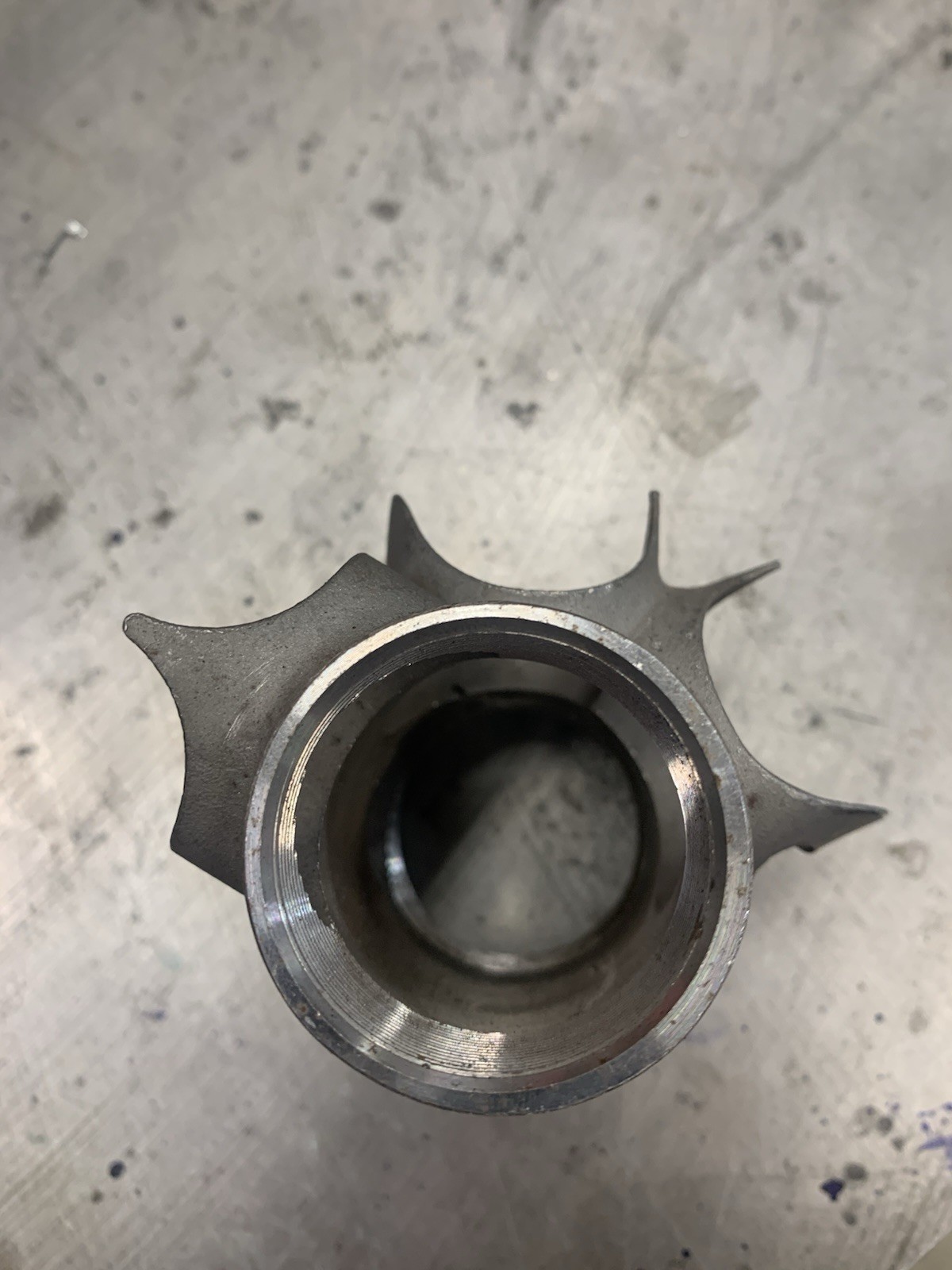 Cast Bottom Bracket Shell Over Size 31.7, 28.6, 30/17 Oval Chain Stays