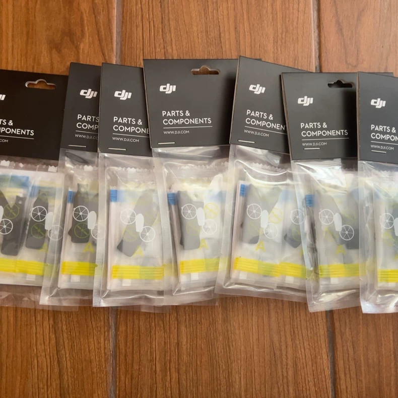 DJI Original Flip Propellers (2 Pairs)，Low Noise，Lightweight，Screws Included
