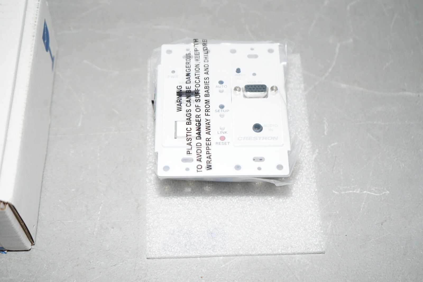 ^ Crestron HD-TX-201-C-2G-E-W-T Wall Plate Transmitter #W4652