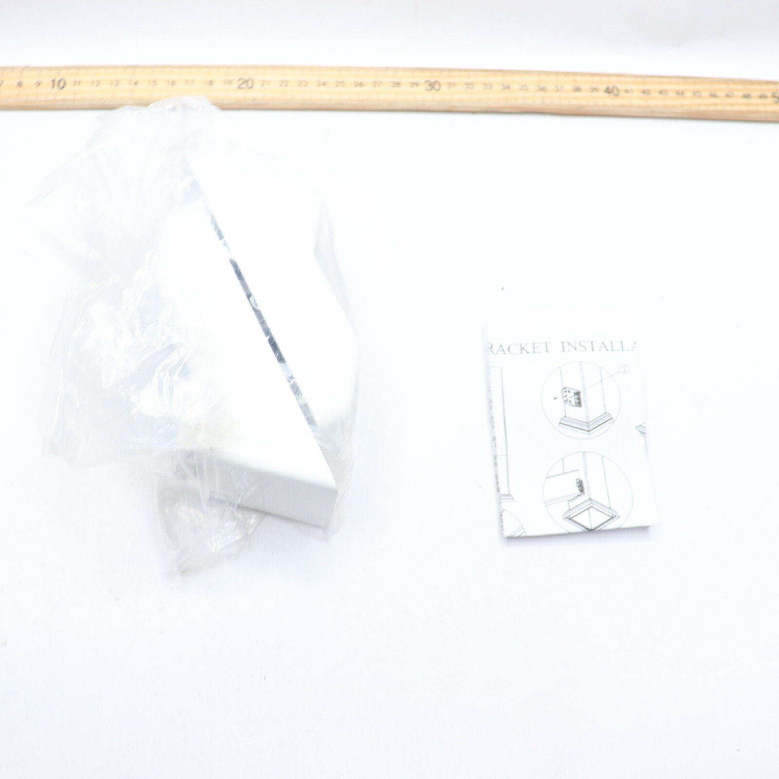 (2-Pk) Vinyl Stairway Brackets 2" X 3-1/2"