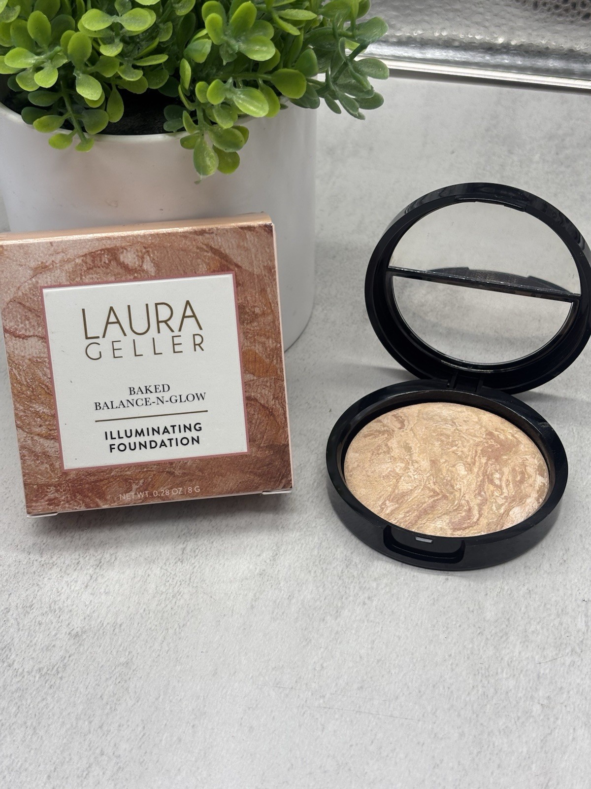 Laura Geller Baked Balance-N-Glow Illuminating Foundation FAIR .28oz / 8g