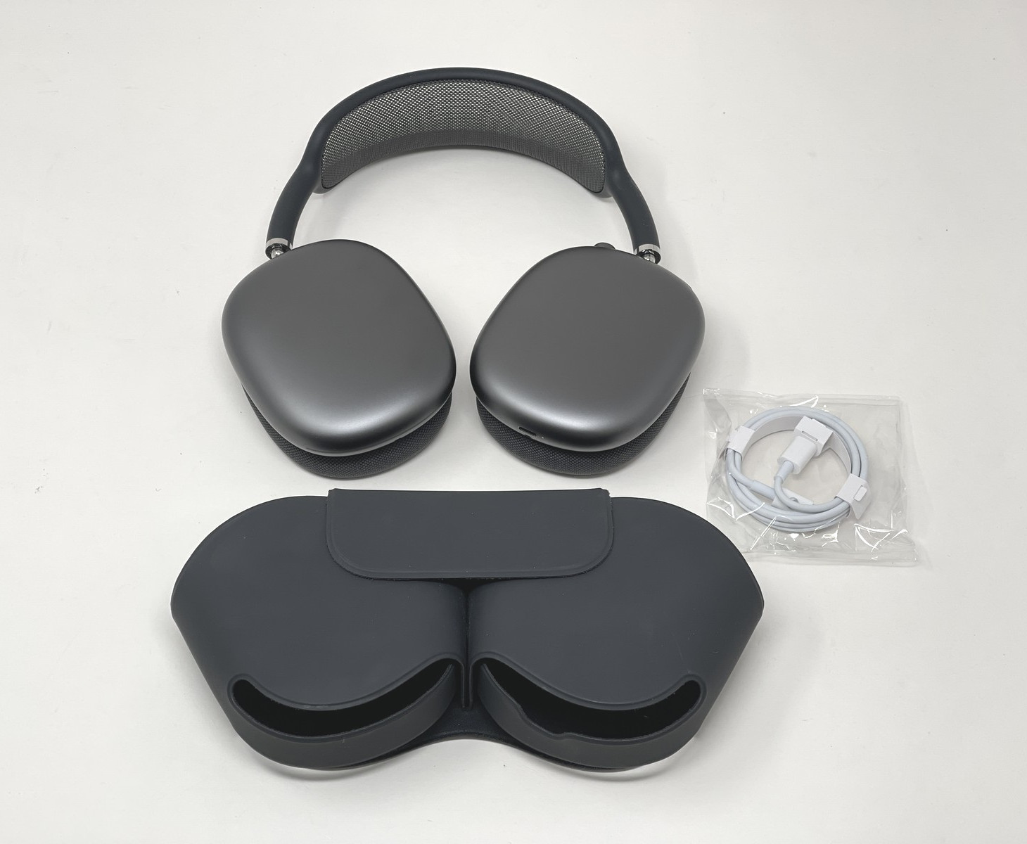 Apple Airpods Max - Space Gray A2096 MGYH3AM/A Very Good