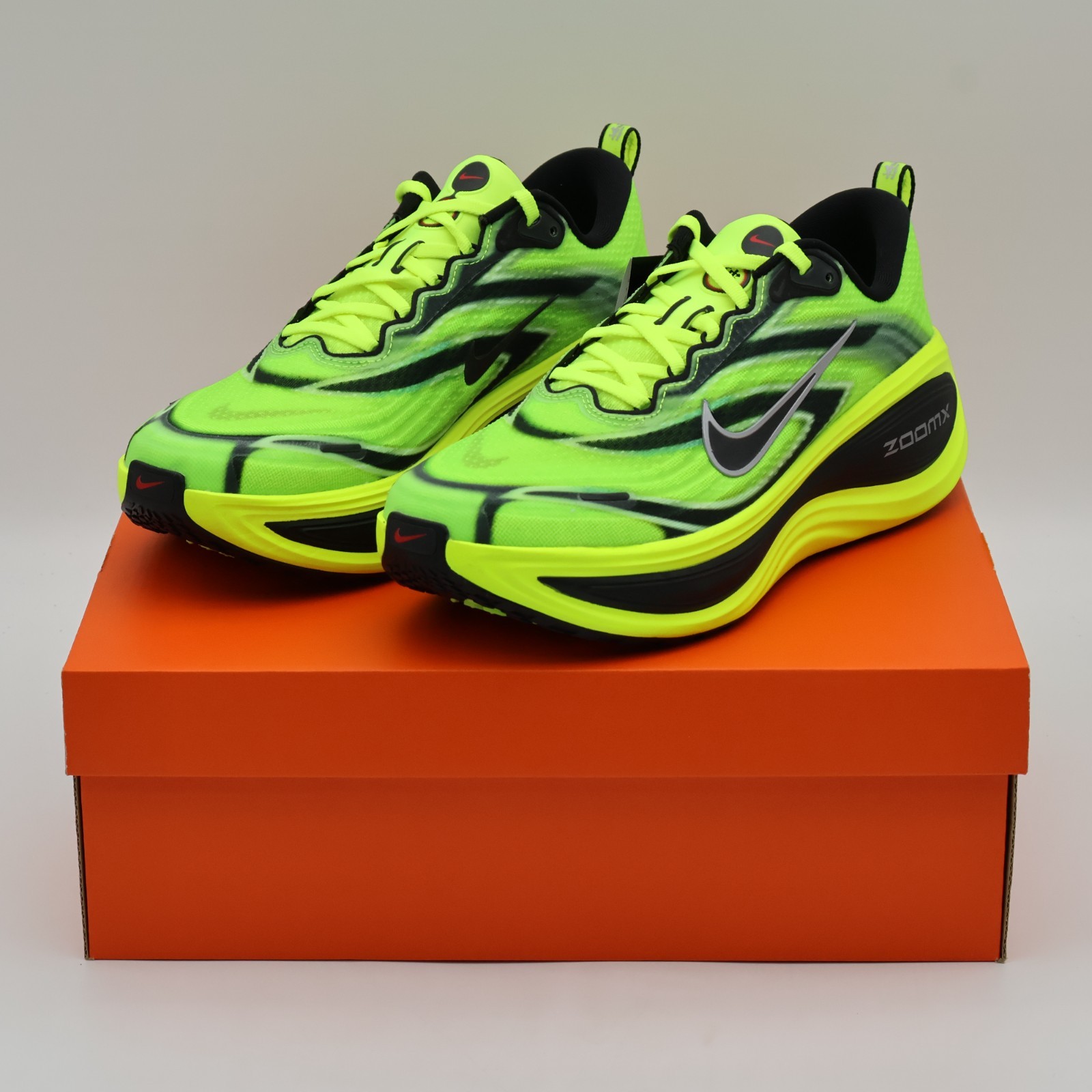 IM8072-999 Nike Vomero Plus Ekiden Pack Volt (Men's)