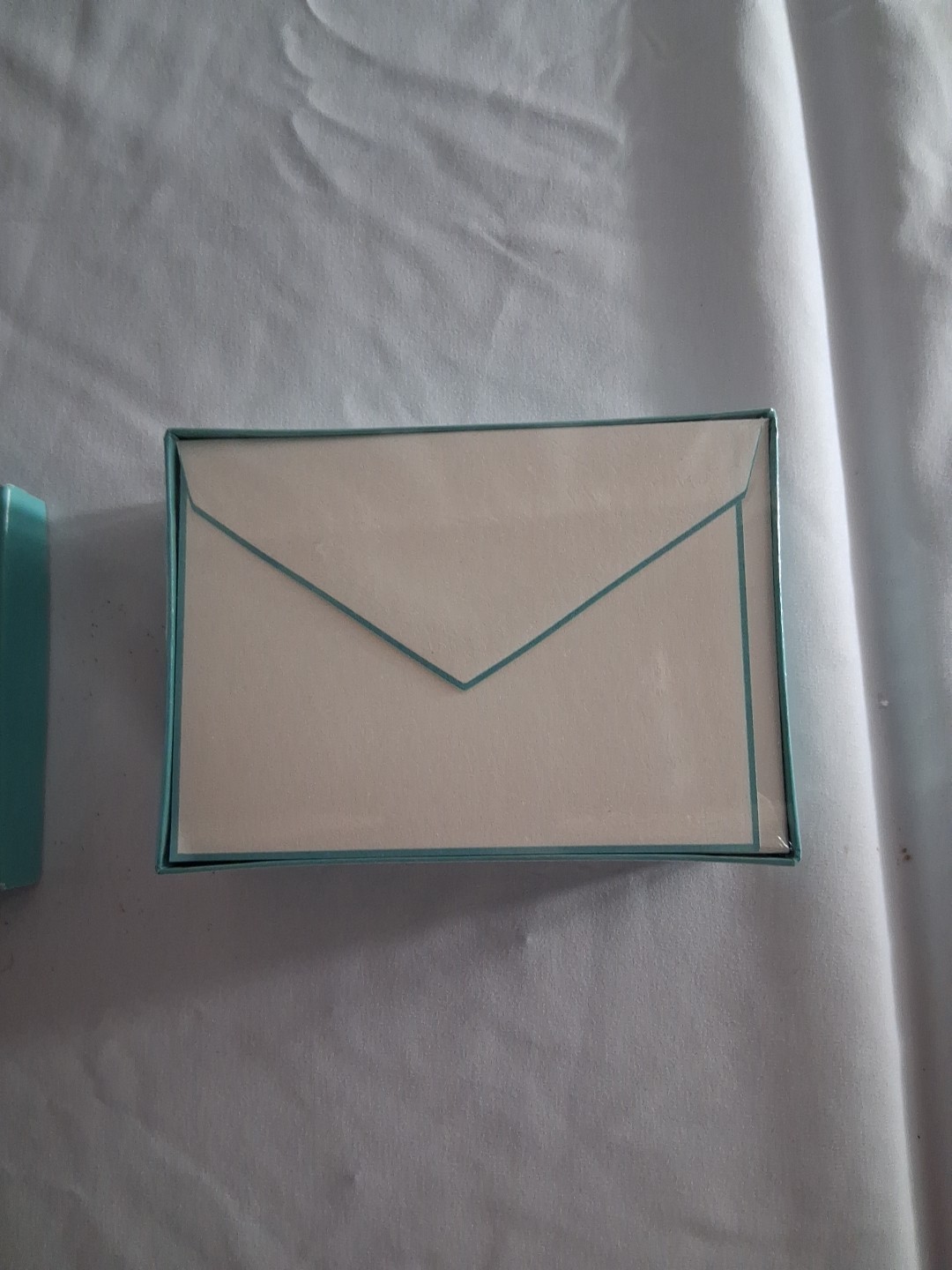 Tiffany & Co. White Note / Could Bdr 25 Notes / 25 Envelopes