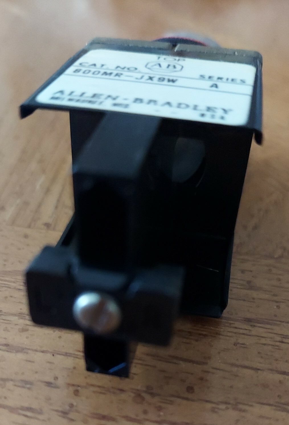 Allen-Bradley 800MR-JX9W Series A