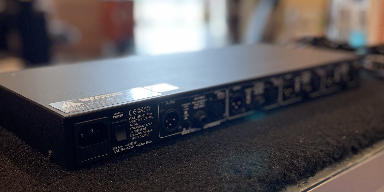 DBX 1074 Quad Noise Gate Dynamic Processor Rack Effect Unit w/ IEC Power Cable