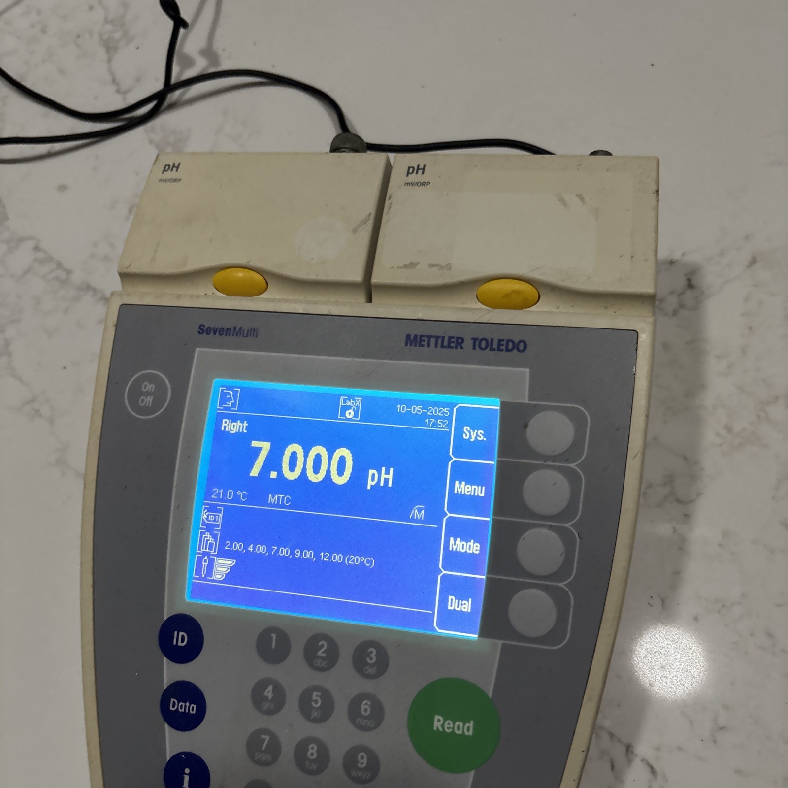 METTLER TOLEDO SevenMulti Dual 2X pH Conductivity Meter