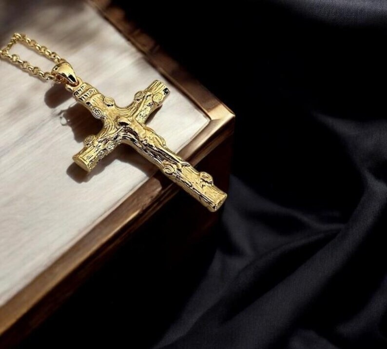 Crucifix Necklace,INRI Jesus Cross Pendant,Catholic Faith Jewelry,INRI Cross Nec