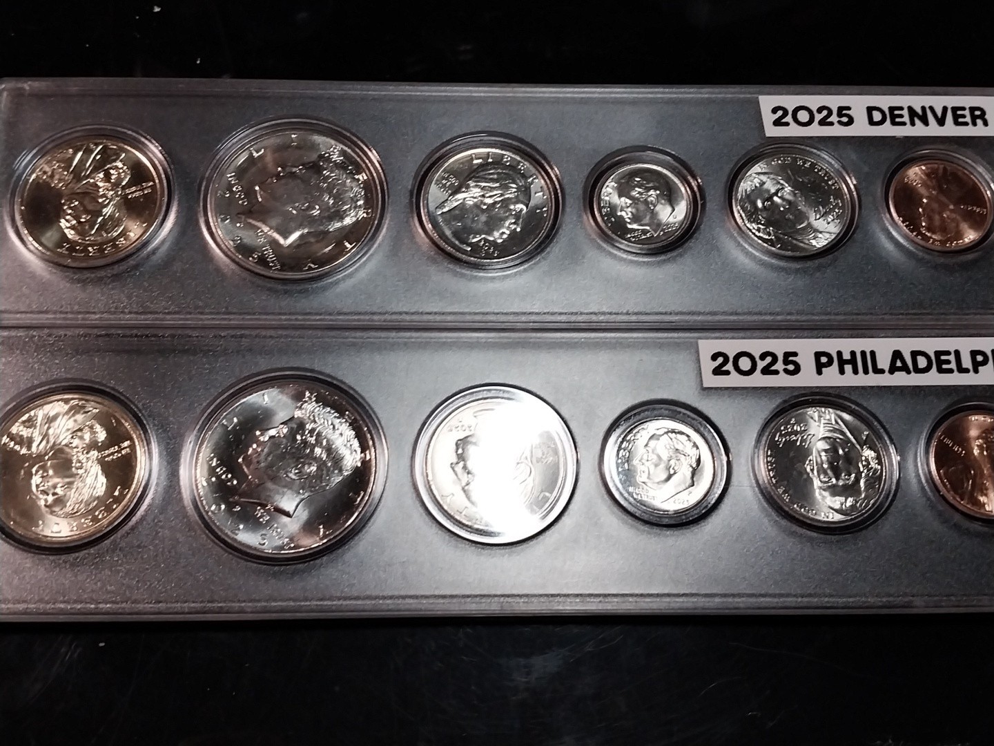 2025 MINT SET DOLLAR THRU CENT P AND D IN HOLDERS WITH LABLES UNCIRCULATED