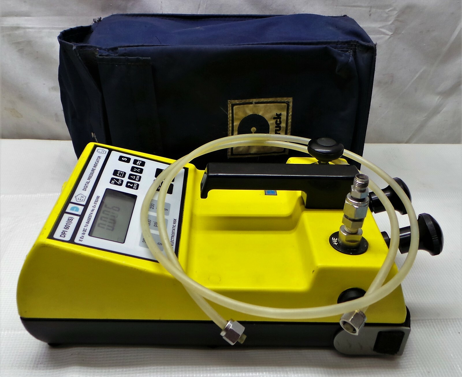 Druck DPI 601 IS Digital Pressure Indicator.