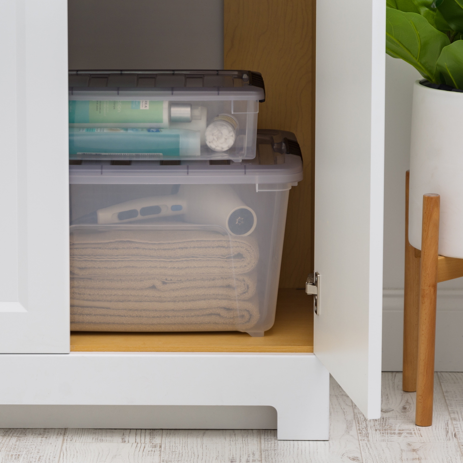 32 Qt. Plastic Storage Bin with Lid, Stackable Storage Containers, Tote