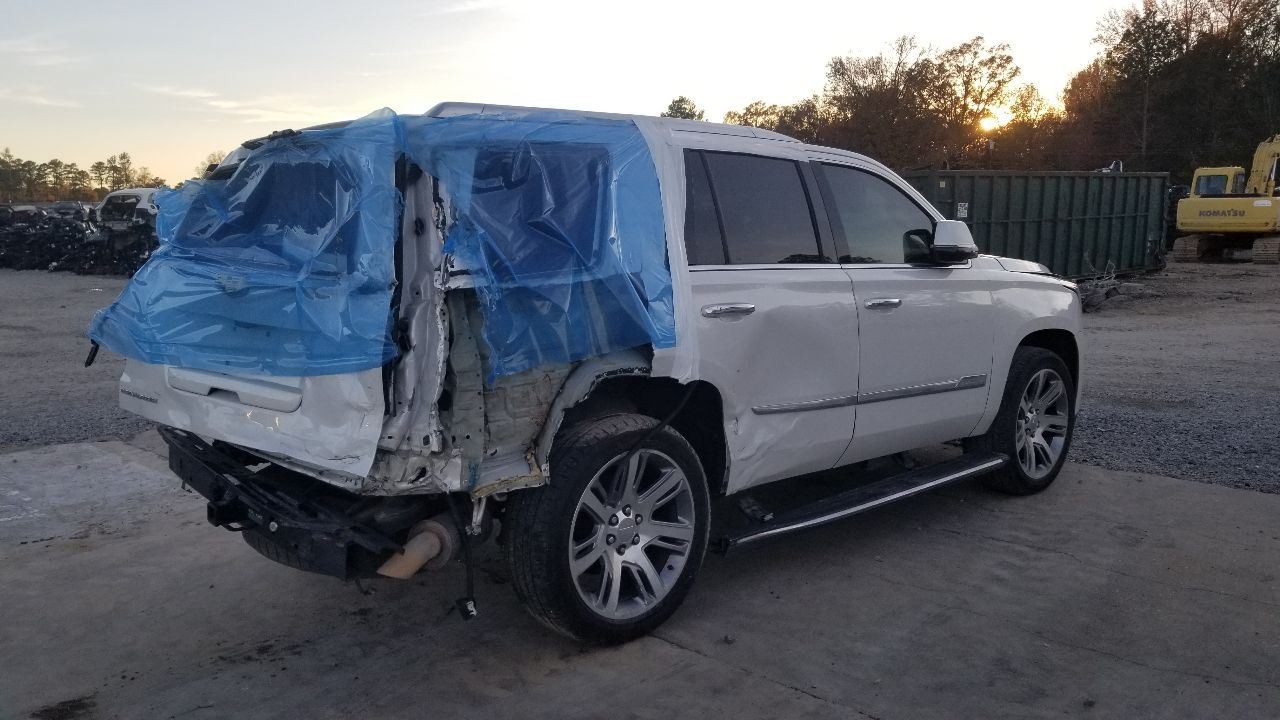 17 CADILLAC ESCALADE AIR SHUTTER 6.2L