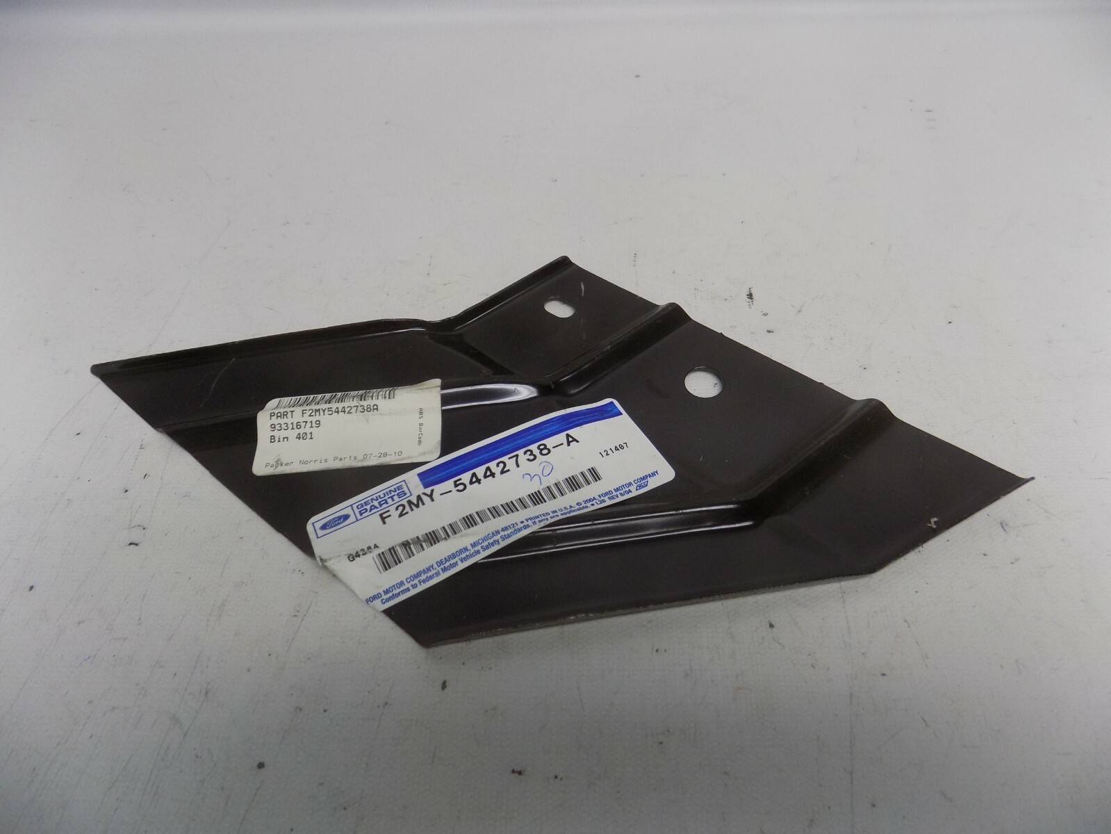 New OEM 1998-2011 Ford Crown Victoria Right Side Quarter Panel Mounting Bracket