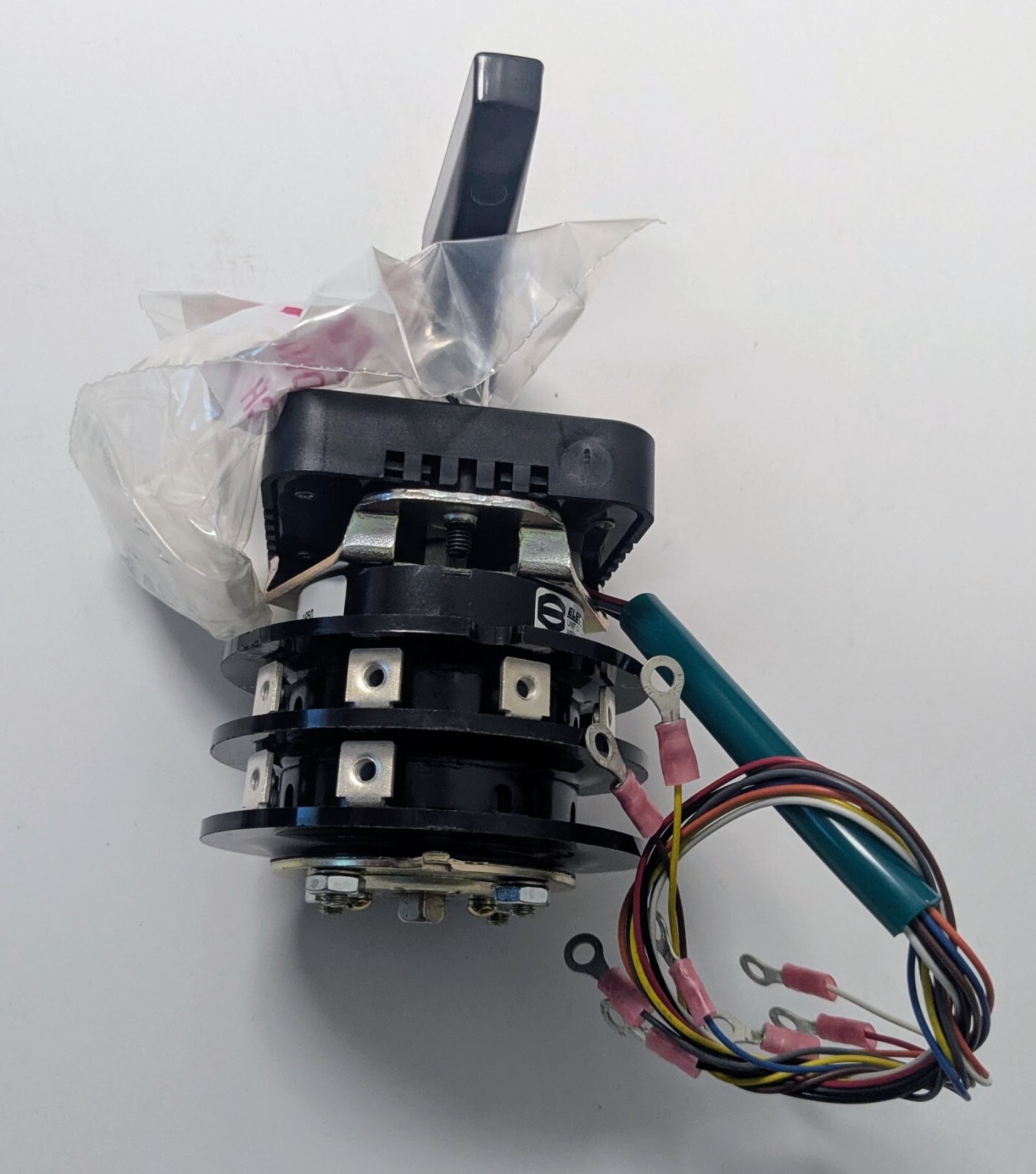 24PB38D ROTARY BREAKER CON TROL SWITCH 37-140 VDC
