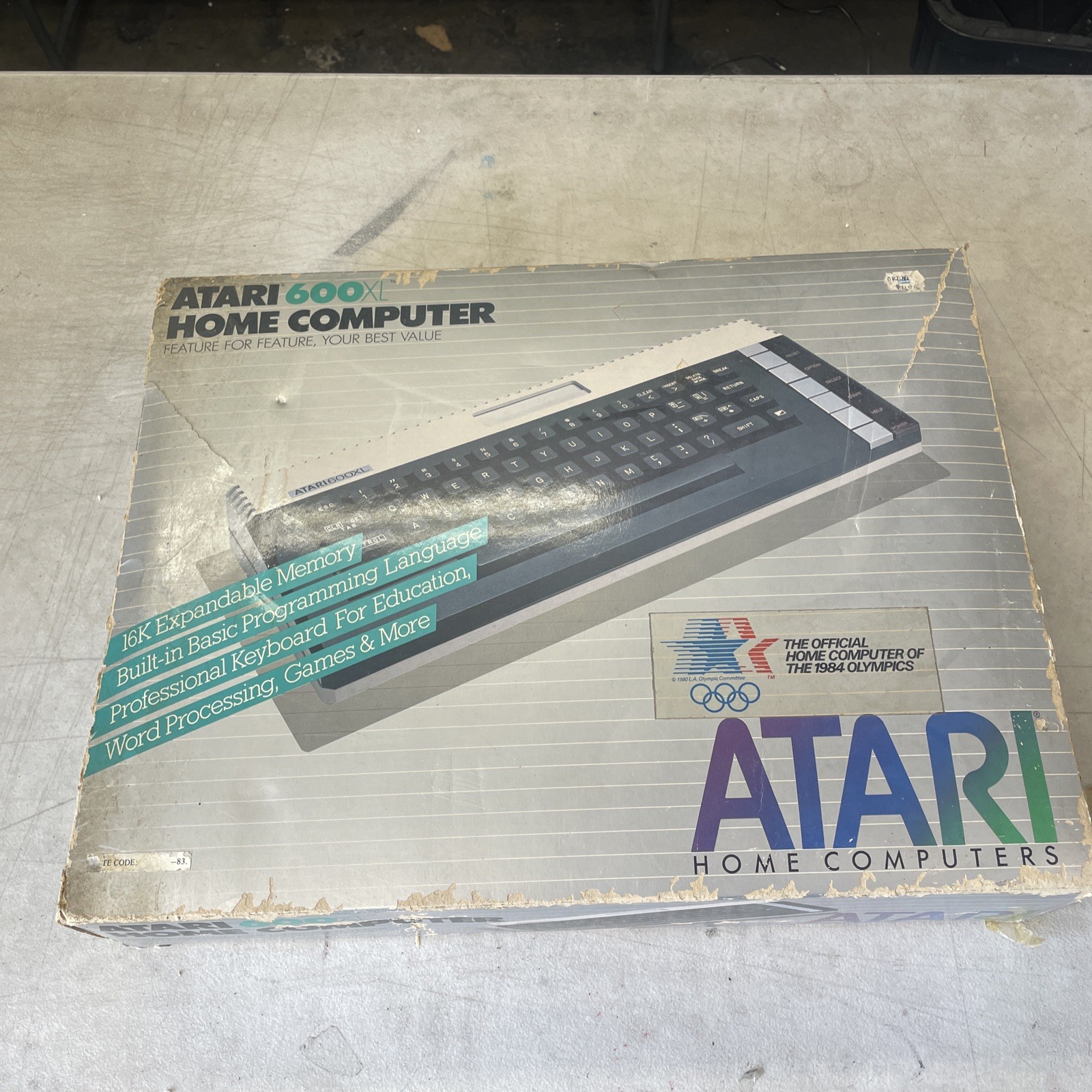 Atari 600XL VTG Home Computer Video Game Console Untested