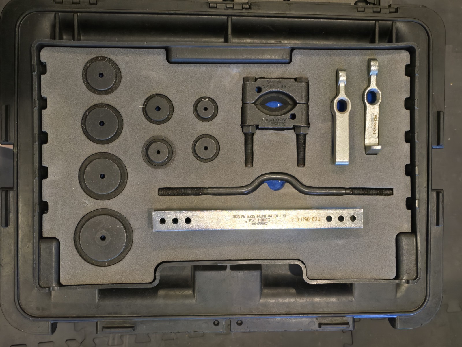 Master Puller Kit-Snap-On Tools Rolling Toolbox Tools Included
