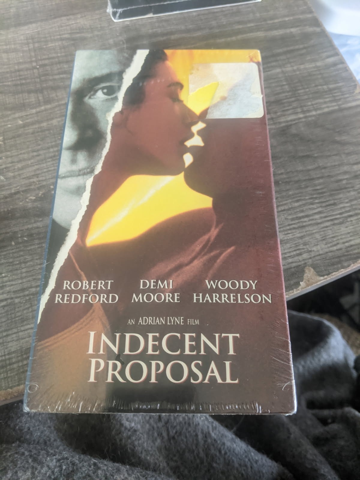 INDECENT PROPOSAL  ROBBERT REDFORD DEMI MOORE VHS NEW SEALED R FREE USA SHIP