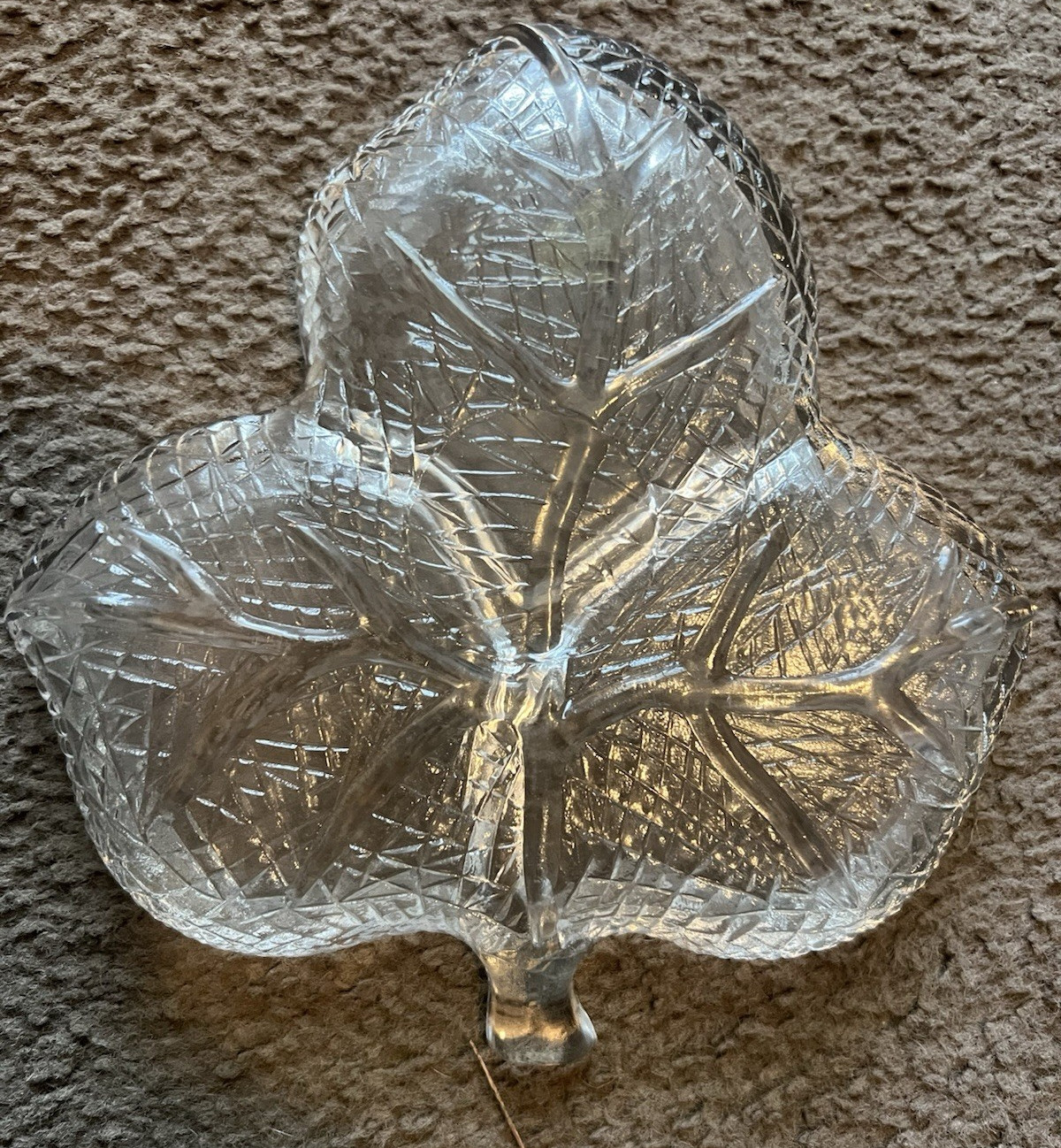VTG ALCO CLEAR CRYSTAL LEAF SERVING/TRINKET DISH WITH (3) DIVIDES SECTIONS