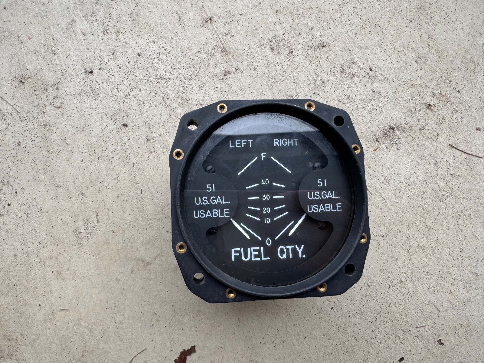 Rochester Gauges PS50161-7 Fuel Qty Indicator 6246-00694 (28V) {CB}