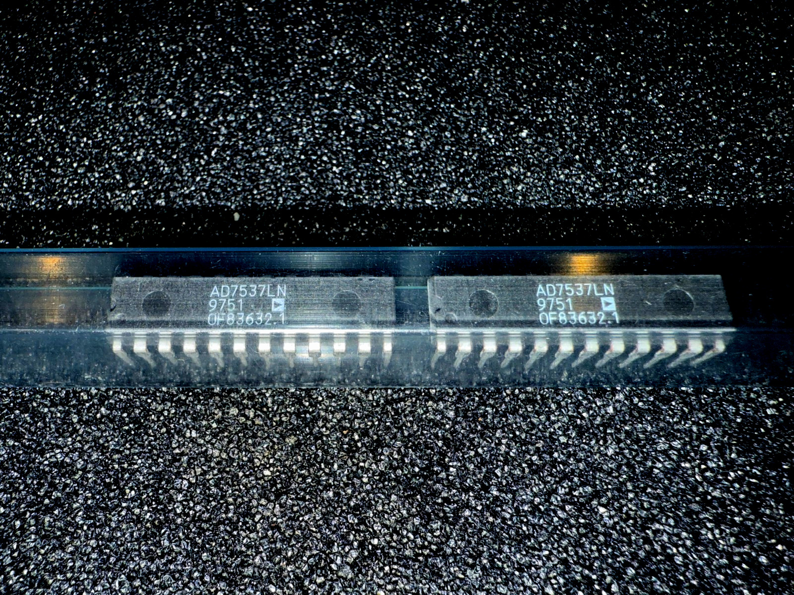 AD7537LN