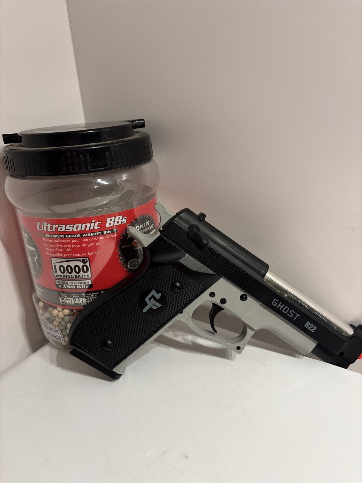 Game Face Ghost Spring Powered Airsoft Pistol Plus 4,000 BB Rounds