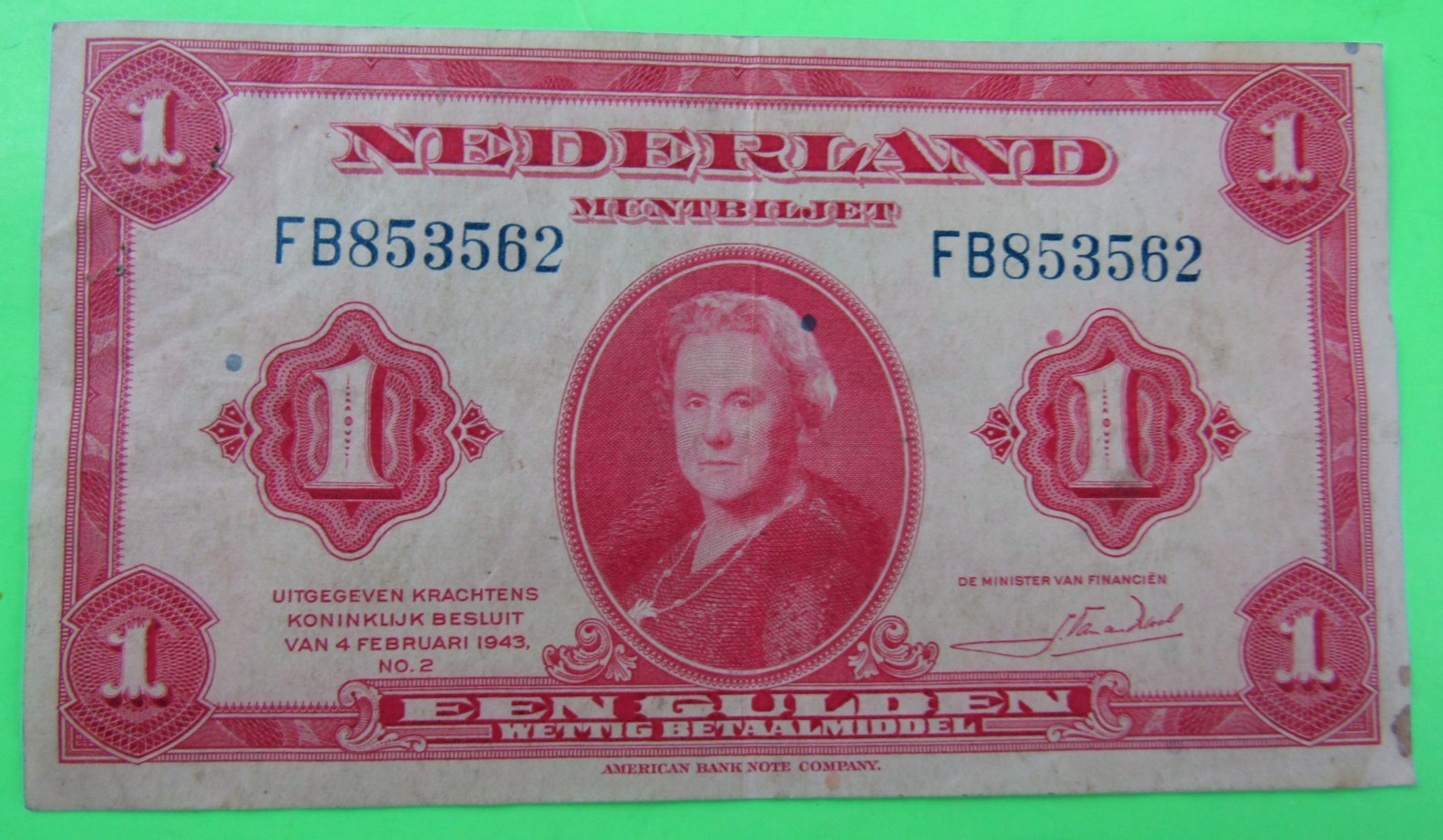 NETHERLANDS, 1 GULDEN, Qn. Wilhelmina @ ctr, 1943