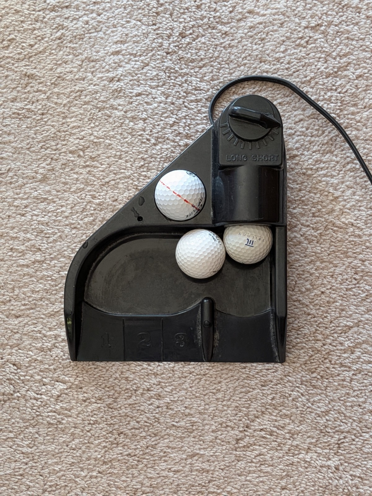Indoor Putting Machine Training Aid Return Balls Adjust to Long-Short Distances