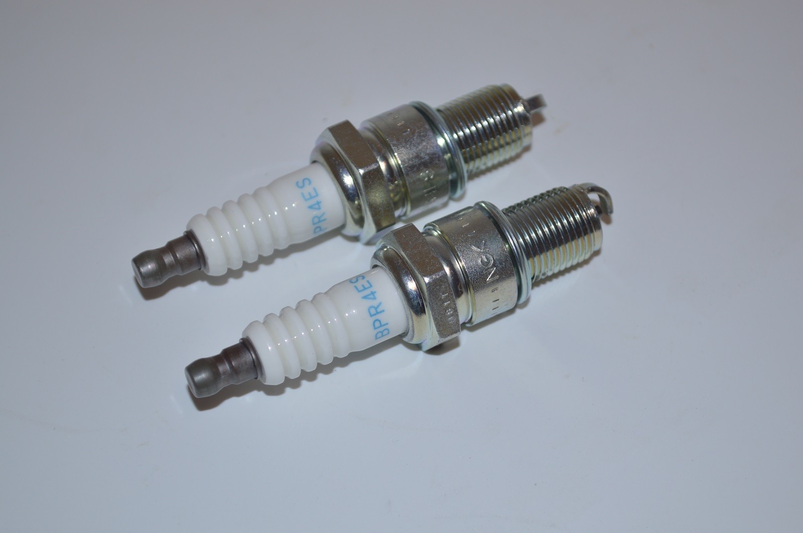 2013-2014 Yamaha SRX120 SX120 NGK Standard Spark Plug | BPR4ES | 6578 | 2 Set