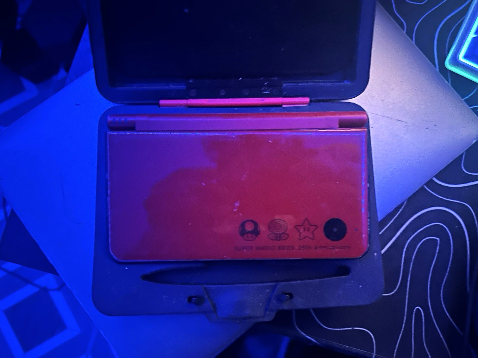 Nintendo DSi XL Super Mario Bros. 25th Anniversary Special Edition Red/Black