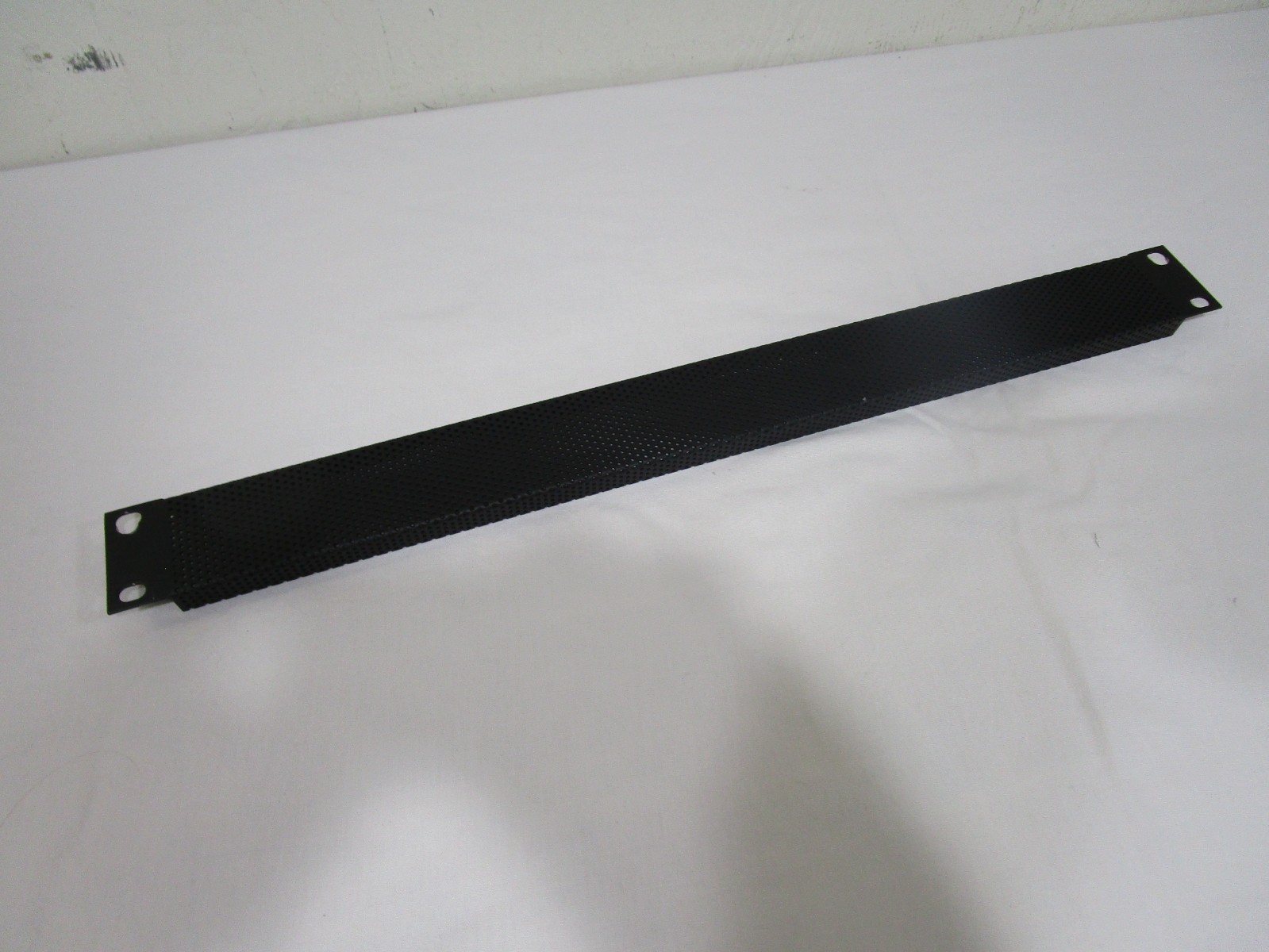 Super Nice Middle Atlantic Ventilated 1U Rack Spacer ---- Cool