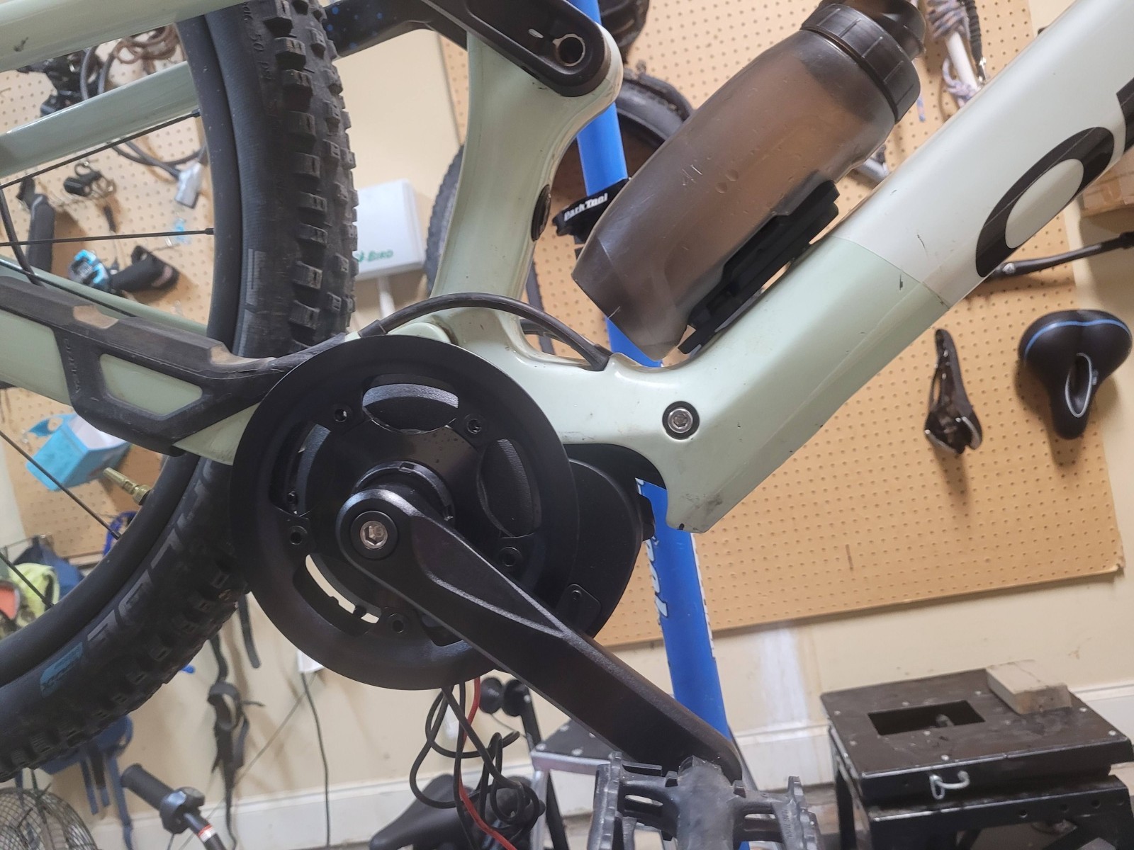 Shimano EP8/EP6/E7000/E8000 to standard crankset adapter WITH bash guard
