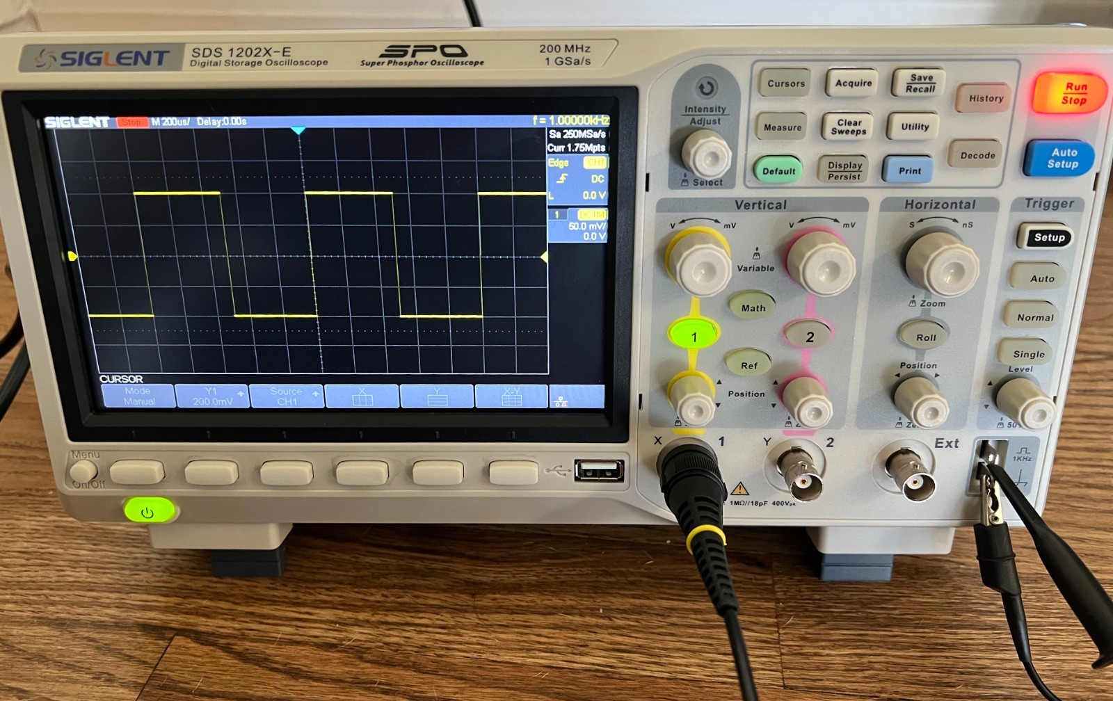 SIGLENT SDS1202X-E 200MHz 2CH Oscilloscope 1GSa/s 2 PP215 Probes Original