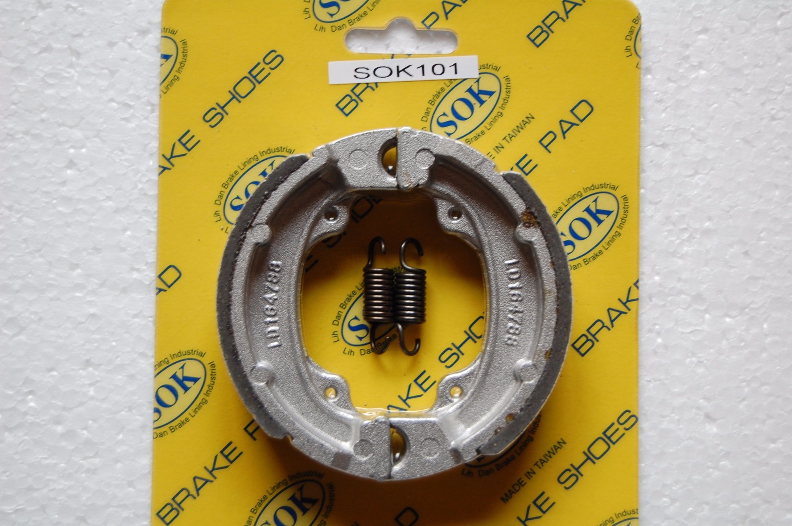 REAR BRAKE SHOES +SPRINGS fit HONDA NU 50 Urban Express 1982-1983 NU50